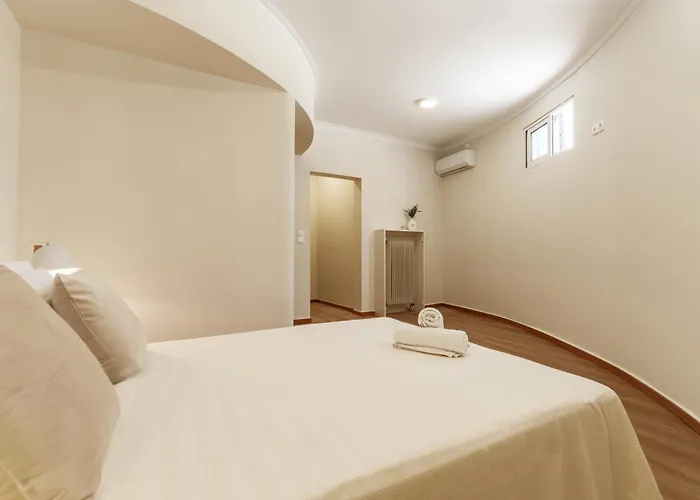 Cecilia Exclusive Corfu Doukádes